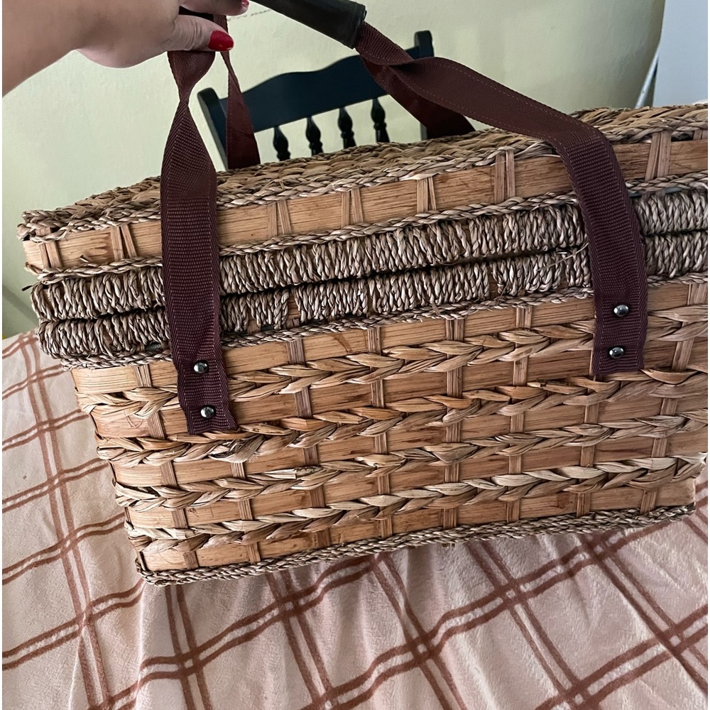 Picnic basket